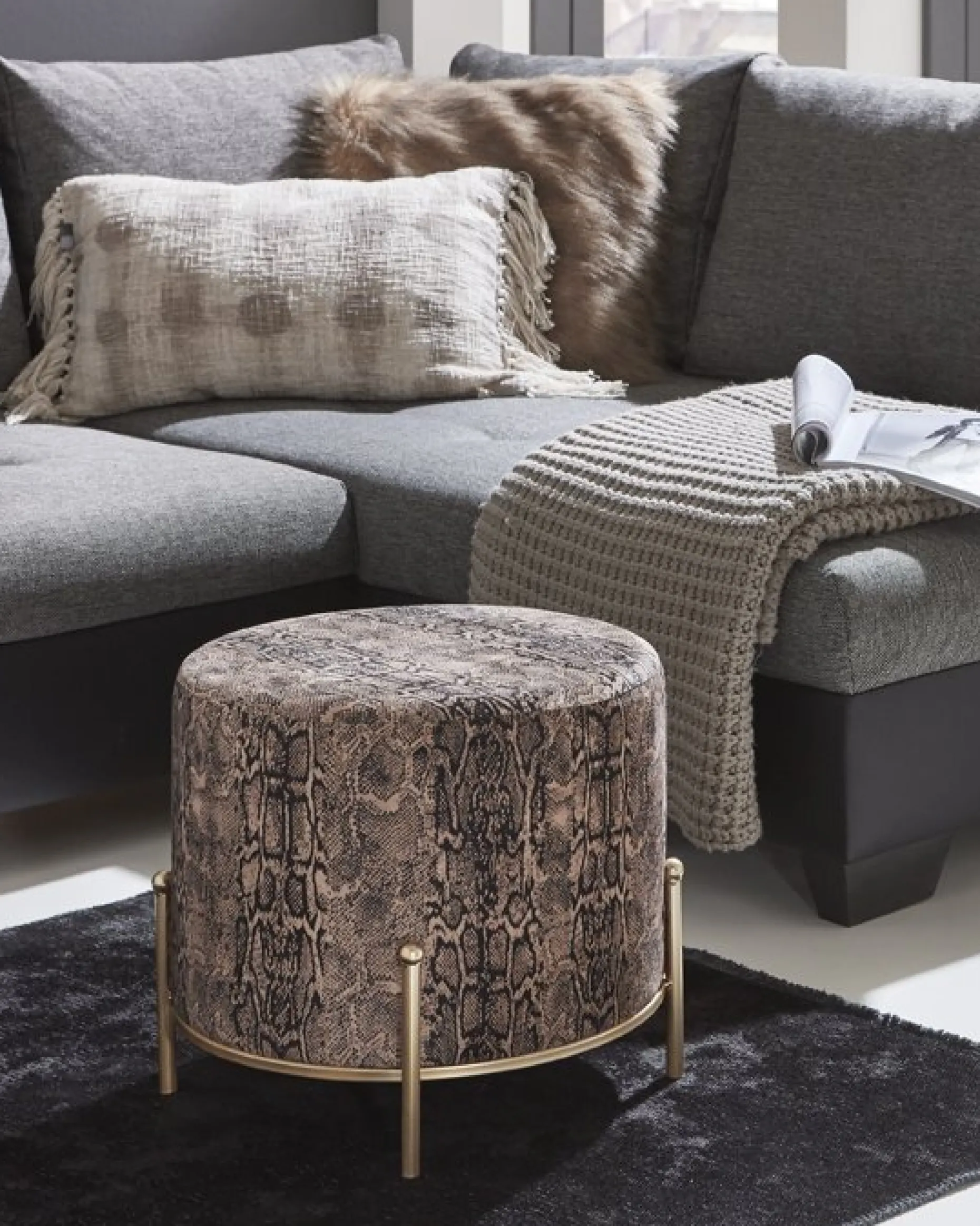 Hocker, 22951
