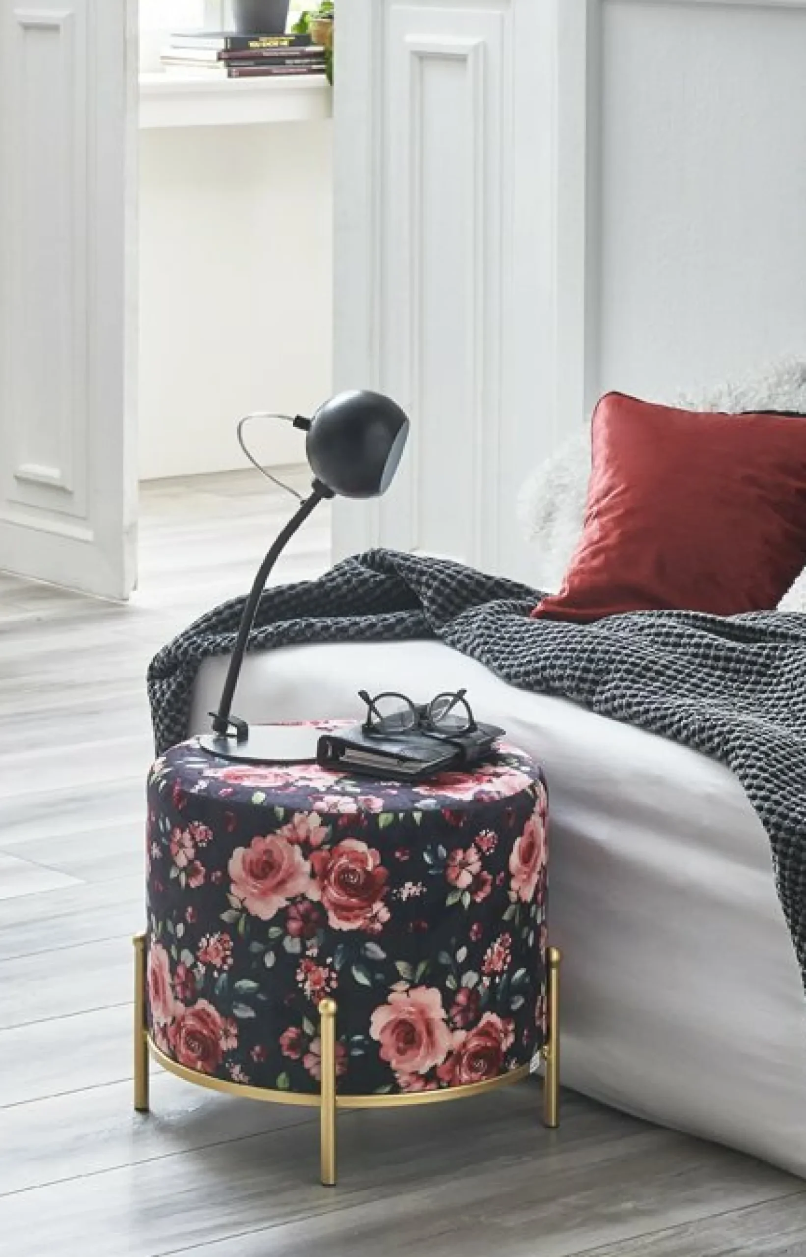 Hocker, 22947