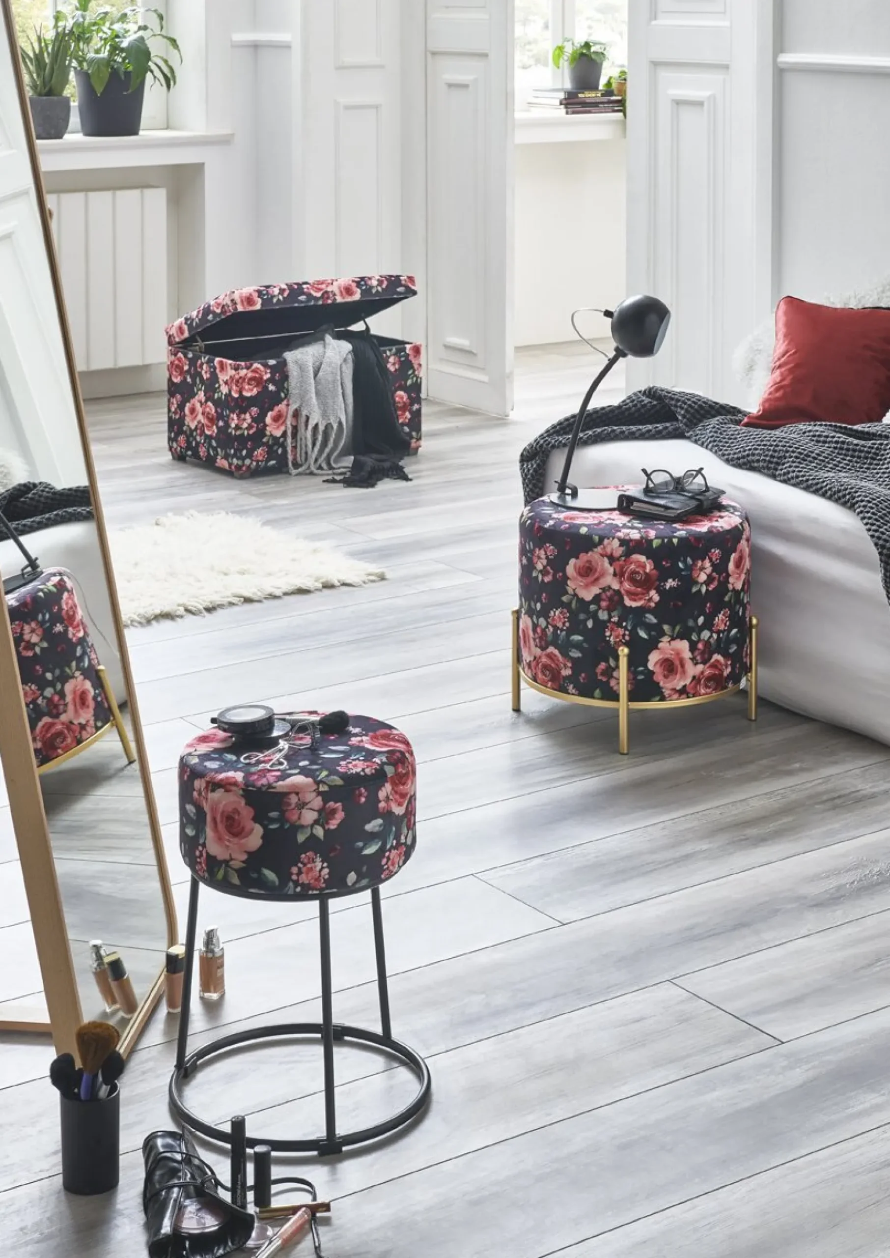 Hocker, 22955