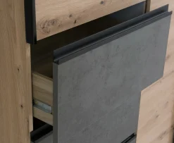 Kleiderschrank, Winn 2
