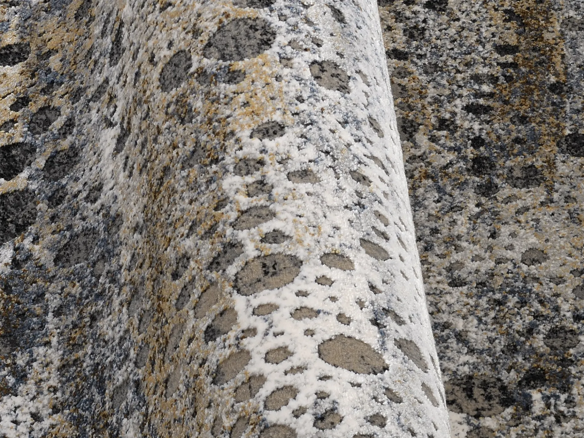 Maschinenwebteppich, Tavaro