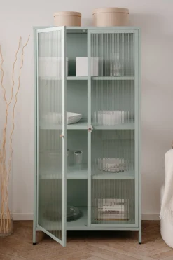 Vitrine, Milton 52A