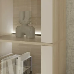 Vitrine R, Marco